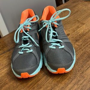 Women’s Nike sneakers